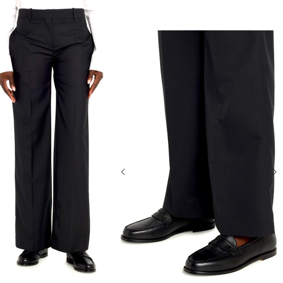 Manolo Blahnik Perrita Leather Loafers - Picture 3 of 9